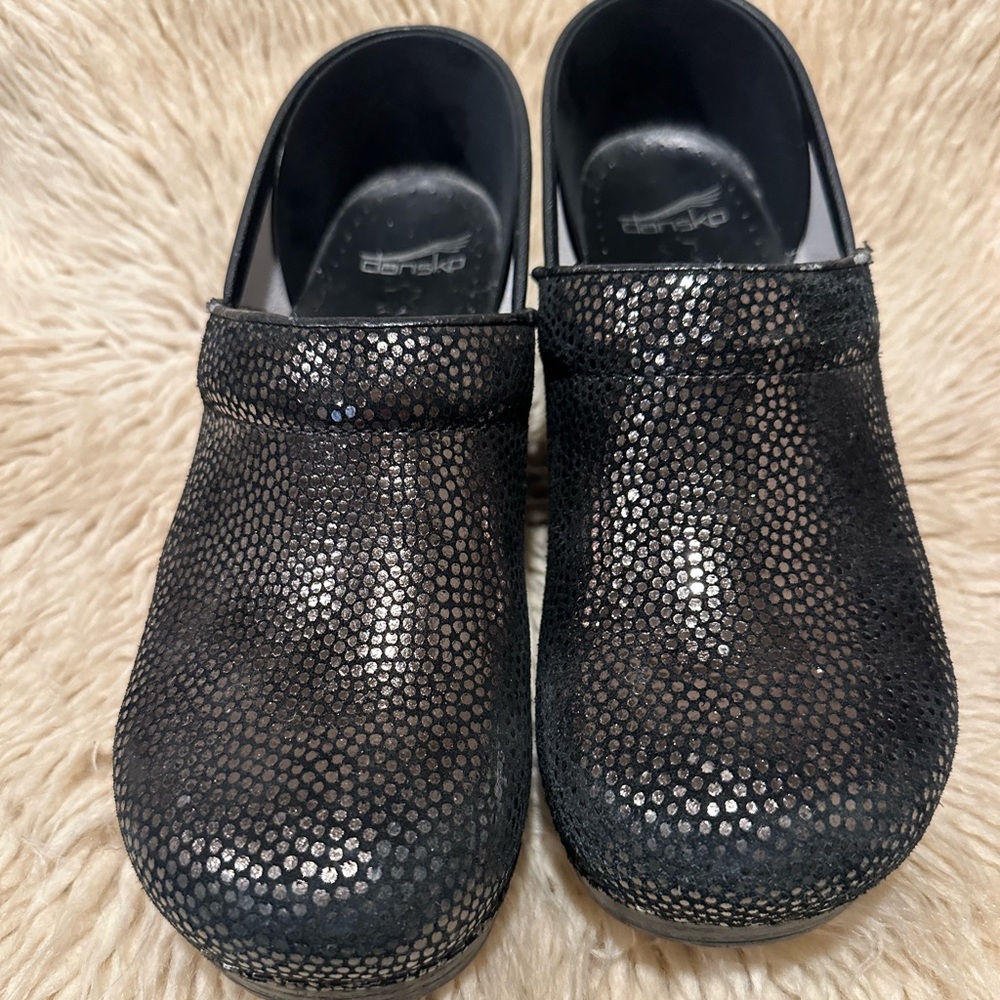 Dansko clogs size 41 in black and silver
